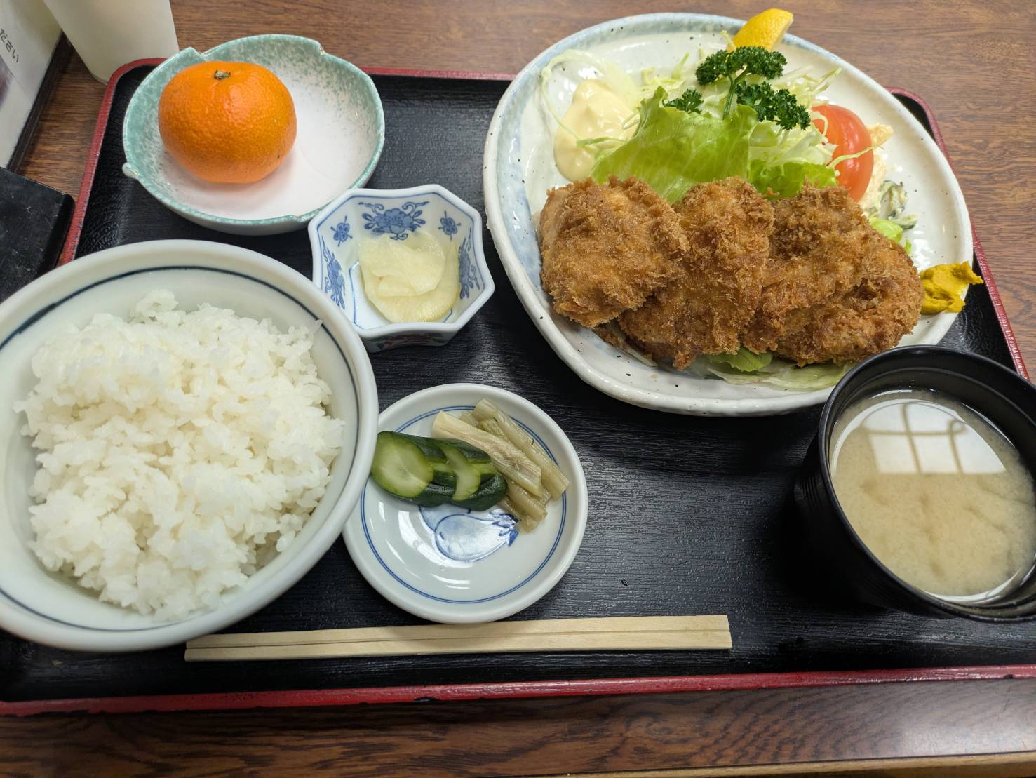 地元で愛される定食屋「やぶ」